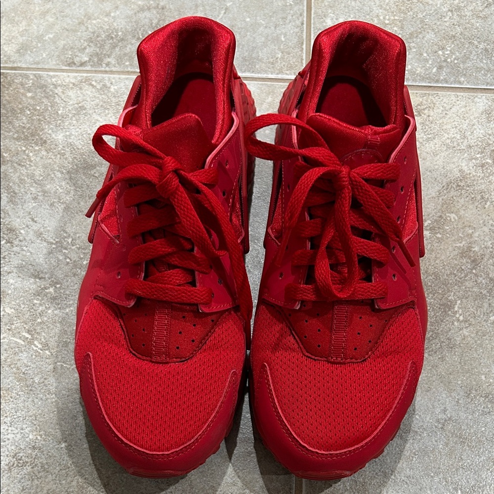 Nike huaraches (red)